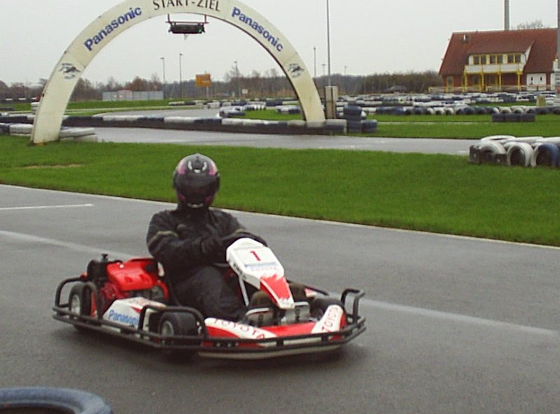 RS Kartbahn mit Thomas 2007 (4).JPG